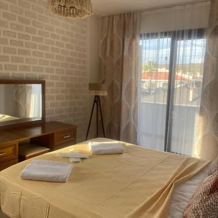 Deniz Kizi Cesme